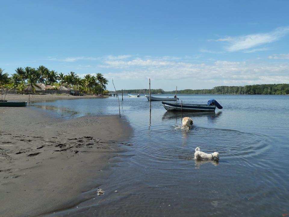 Eco-Hotel Playa Quilombo Las Lisas Exterior photo